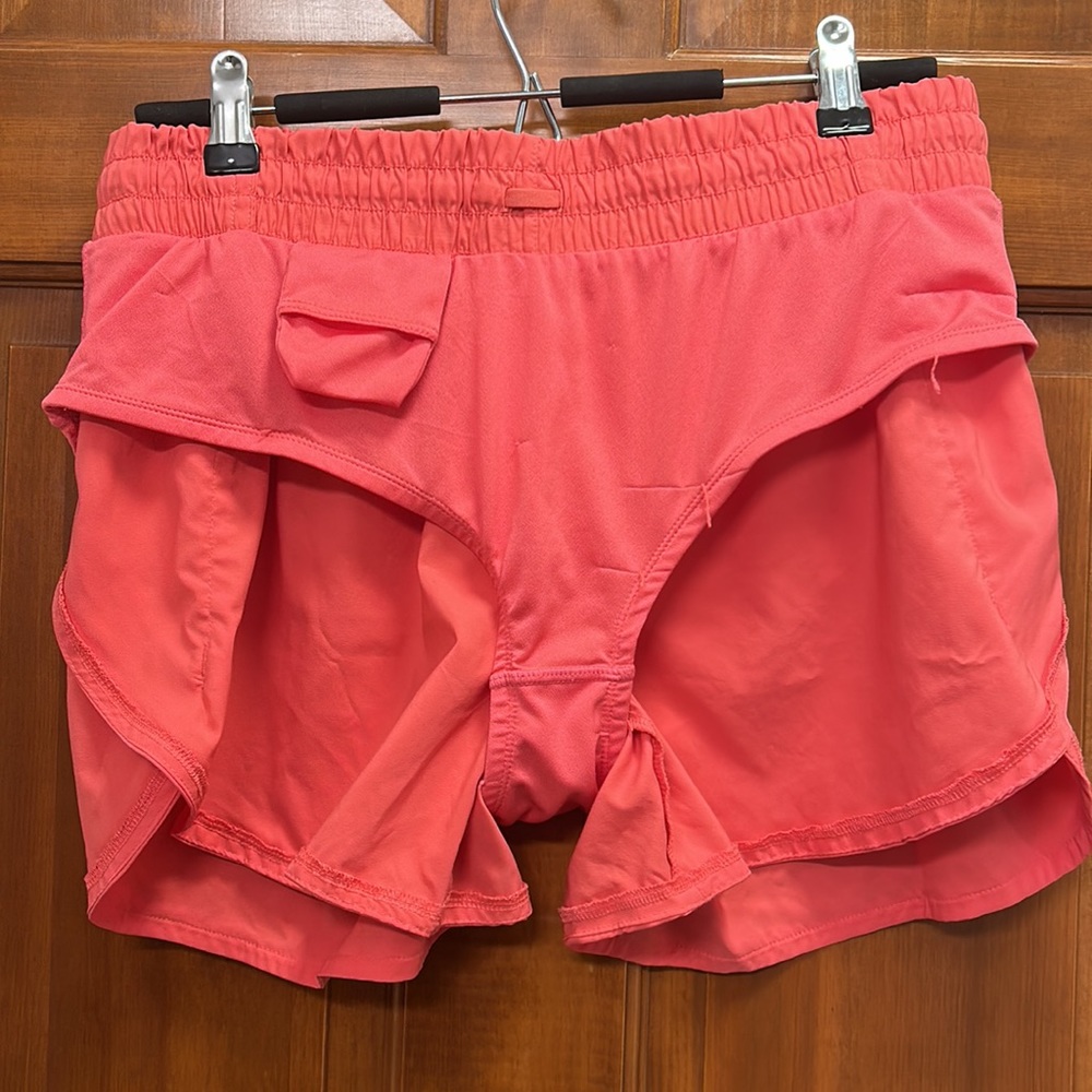 Athleta Lined Running Shorts Size Medium - Picture 4 of 4